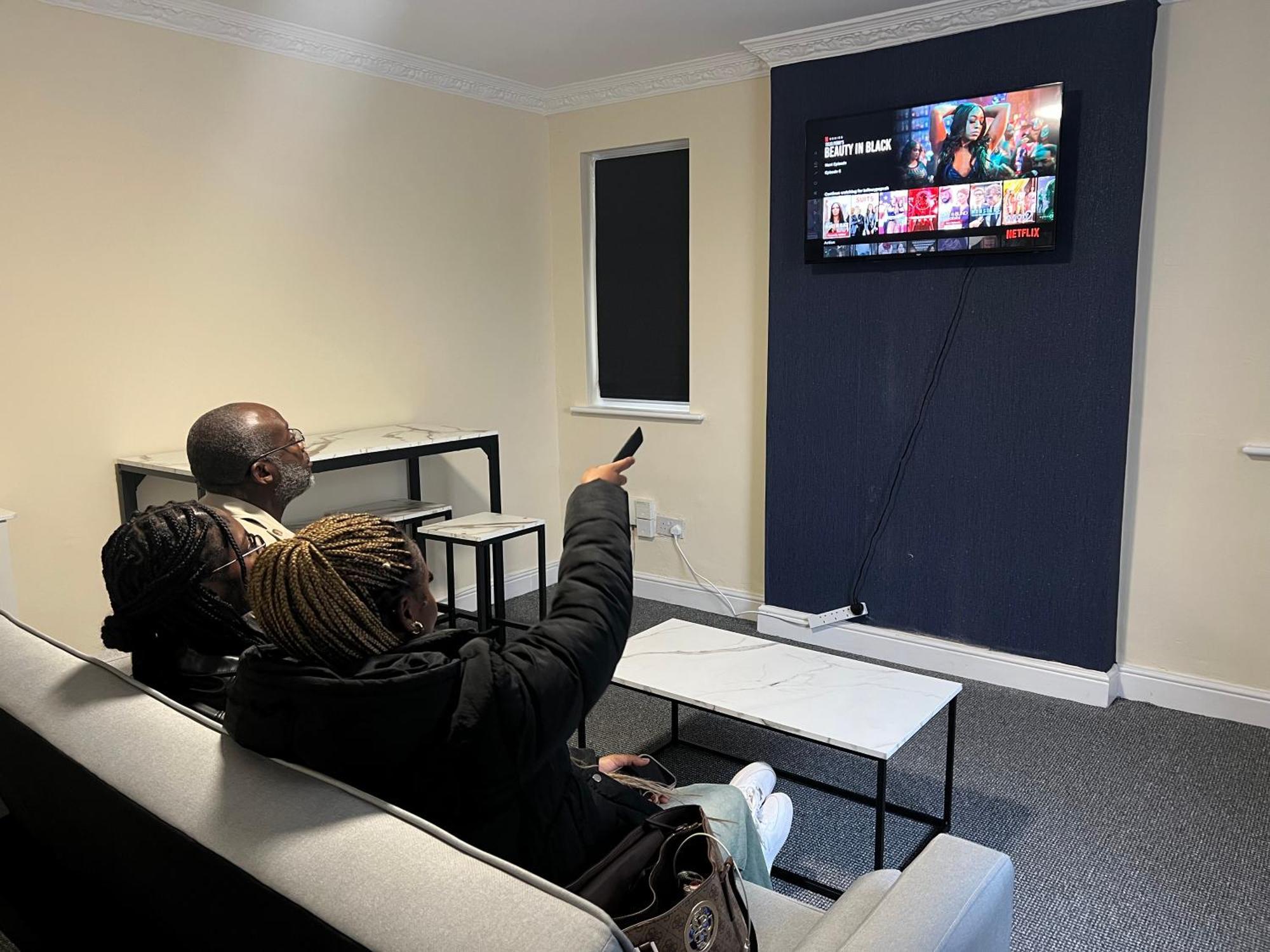 Lausory King Bed Living Your Luxe Home Away Nottingham Exteriör bild