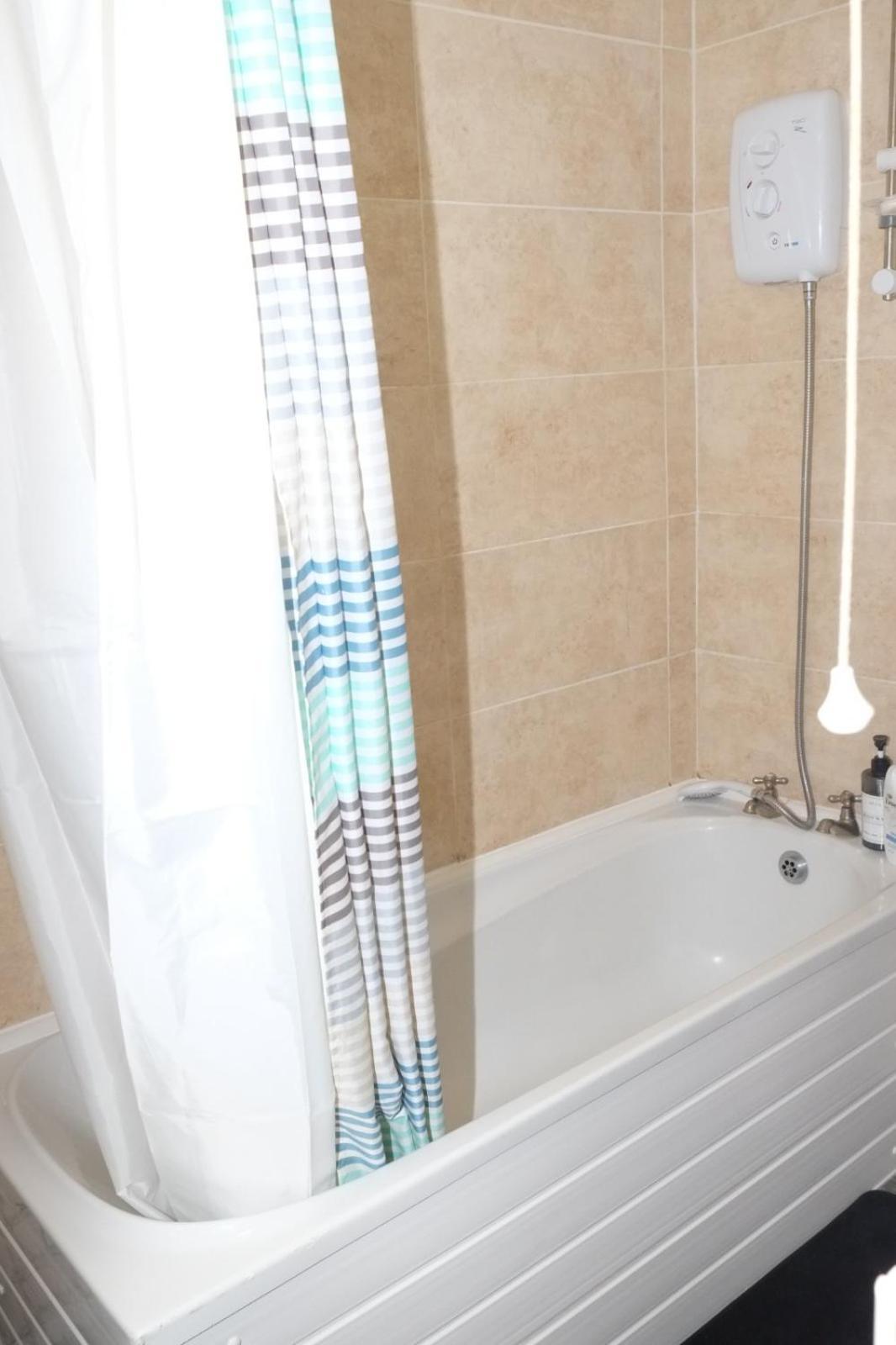 Lausory King Bed Living Your Luxe Home Away Nottingham Exteriör bild